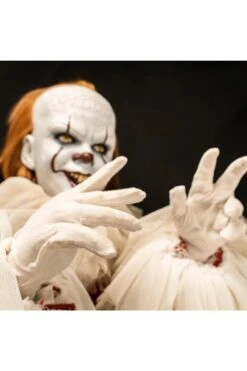 TRICK OR TREAT STUDIOS 50" Ultimate Pennywise Collectors Edition Premium Scale Doll -Vampirefreaks Sale Store 50 ultimate pennywise collectors edition premium scale doll toys 952111