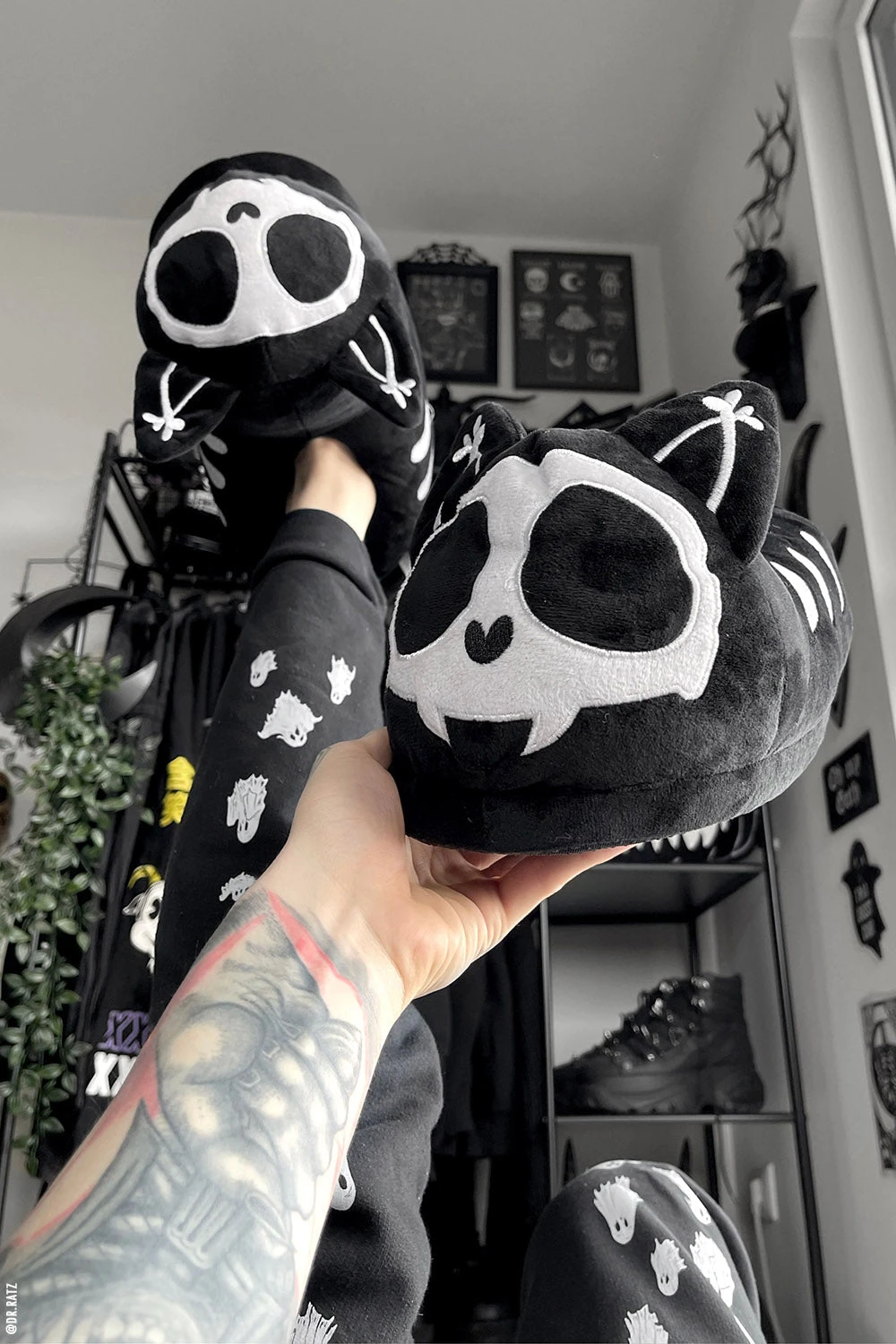 Skelekitty Slippers 9 Skelekitty Slippers - Image 9