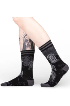 Garden Of The Dead Crew Socks -Vampirefreaks Sale Store addams family socks
