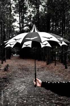 Batwing Pagoda Umbrella [Batty Black/White] -Vampirefreaks Sale Store bat accessories 2d9b226e a31b 446a b885 166c4b92cffc