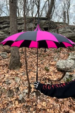 Batwing Pagoda Umbrella [BLACK/HOT PINK STRIPED] -Vampirefreaks Sale Store batwing pagoda umbrella blackhot pink striped umbrellas 160825