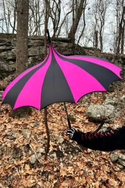 Batwing Pagoda Umbrella [BLACK/HOT PINK STRIPED] -Vampirefreaks Sale Store batwing pagoda umbrella blackhot pink striped umbrellas 465121
