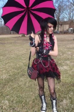 Batwing Pagoda Umbrella [BLACK/HOT PINK STRIPED] -Vampirefreaks Sale Store batwing pagoda umbrella blackhot pink striped umbrellas 596525