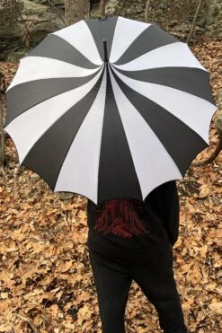 Batwing Pagoda Umbrella [BLACK/WHITE STRIPED] -Vampirefreaks Sale Store batwing pagoda umbrella blackwhite striped umbrellas 486702