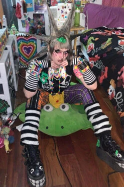 Love At First Bite Striped Leg Warmers [Black/White] -Vampirefreaks Sale Store clowncore clothes 1