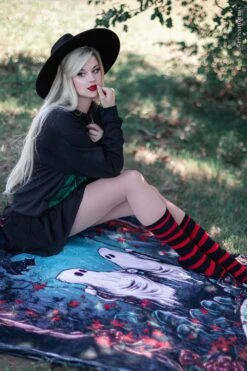 Creepy Crew Socks [Red/Black Stripes] -Vampirefreaks Sale Store creepy crew socks redblack stripes socks stockings 182448