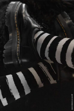 Creepy Crew Socks [Bone/Black Stripes] -Vampirefreaks Sale Store distress socks