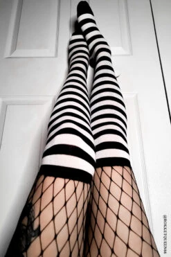 Fishnet Garter Thigh High Socks [Black/White] -Vampirefreaks Sale Store emo socks abc2ebdb ca8e 43d9 9236 8eadf64cddac