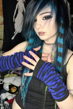 Emo Striped Arm Warmers [BLACK/BLUE] -Vampirefreaks Sale Store emo striped arm warmers blackblue gloves armwarmers 364207