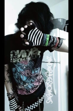 Striped Fingerless Gloves [Multiple Colors Available] -Vampirefreaks Sale Store fsgd 61a997b6 bf4f 4ce6 9e32 8d0df880ba34