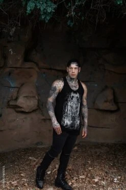 Gargoyle Cathedral T-shirt [METALLIC SILVER] -Vampirefreaks Sale Store gargoyle cathedral t shirt metallic silver graphic t shirt 502520