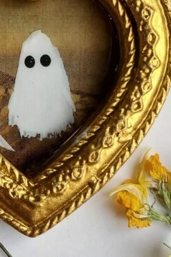 Ghosts On Vacation Hand-painted Mini Art [Mystery Item] -Vampirefreaks Sale Store ghosts on vacation hand painted mini art mystery item housewares 522803