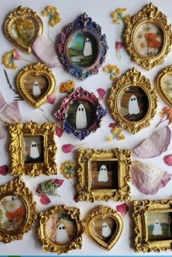 Ghosts On Vacation Hand-painted Mini Art [Mystery Item] -Vampirefreaks Sale Store ghosts on vacation hand painted mini art mystery item housewares 662053