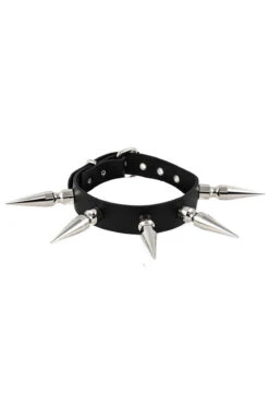 GO AWAY Giant Spiked Choker