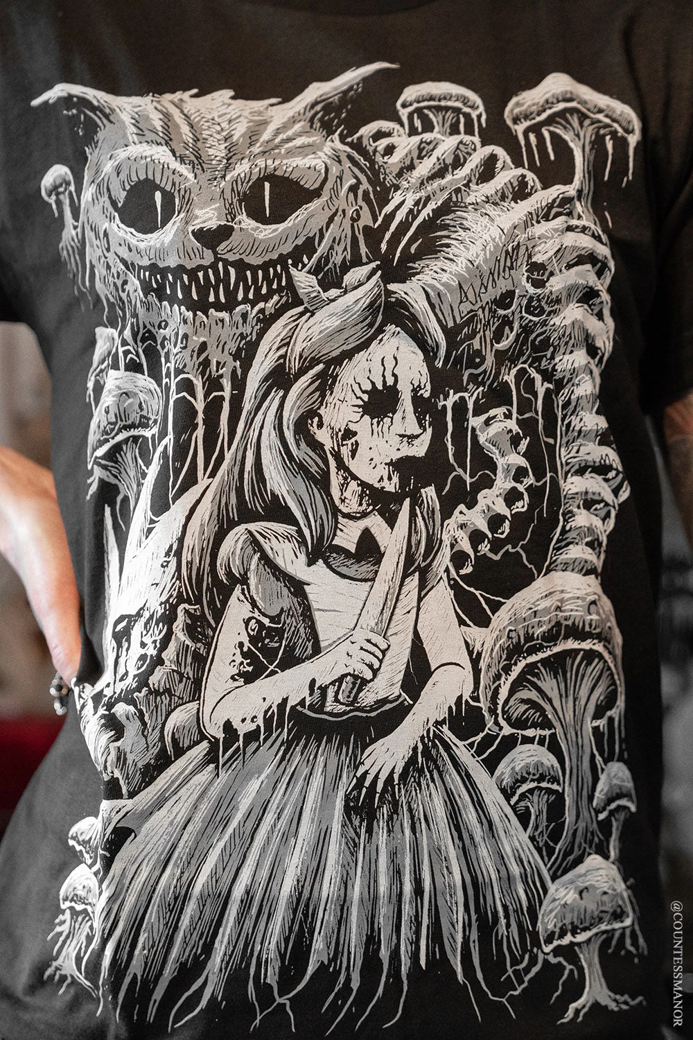 Alice In Murderland T-shirt 3 Alice In Murderland T-shirt - Image 3