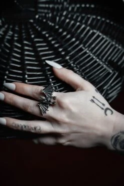 Gothic Guardian Ring -Vampirefreaks Sale Store gothic guardian ring jewelry 333176