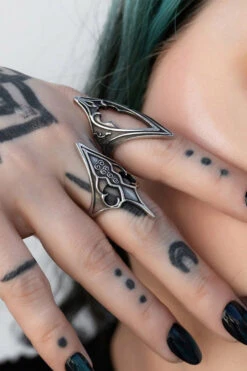 Acanthus Ring -Vampirefreaks Sale Store gothic ring e8c67d01 cc12 4f8d a64b 0f6769b00cae