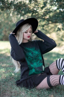 Witch Toad Sweatshirt -Vampirefreaks Sale Store gothic witchy clothes cfacecfc 82b6 4f9f 83a5 e753918c2b14