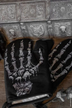 Skeleton Hand Oven Mitts [Set Of 2] -Vampirefreaks Sale Store halloween oven mitt