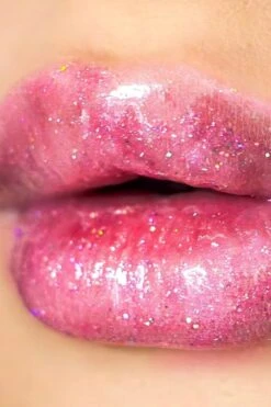 Holographic Lip Glitz [MAGIC DANCE]