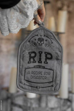 Cemetery Pot Holders Set -Vampirefreaks Sale Store horror kitchenwares