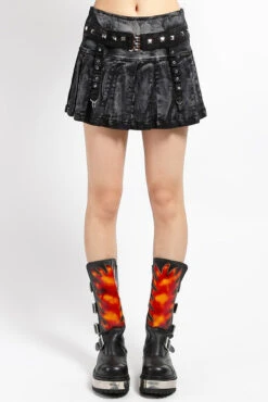 Tripp NYC Peace Pleated Skirt [Black]