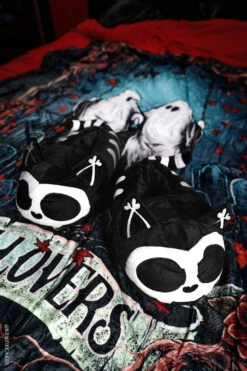 Skelekitty Slippers 20 Skelekitty Slippers -Vampirefreaks Sale Store spooky slippers 82d3ce57 60b2 44a6 9ad7 b449b44facd6