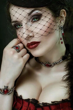 Alchemy Claddagh By Night Ring -Vampirefreaks Sale Store steampunk ring d821ebe7 612f 4ef8 af94 566843f7bd81