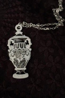 Leeches Black And White Necklace -Vampirefreaks Sale Store victorian necklace 6f861f1c 4bc2 448c 8ccc ff7eca8fc56d